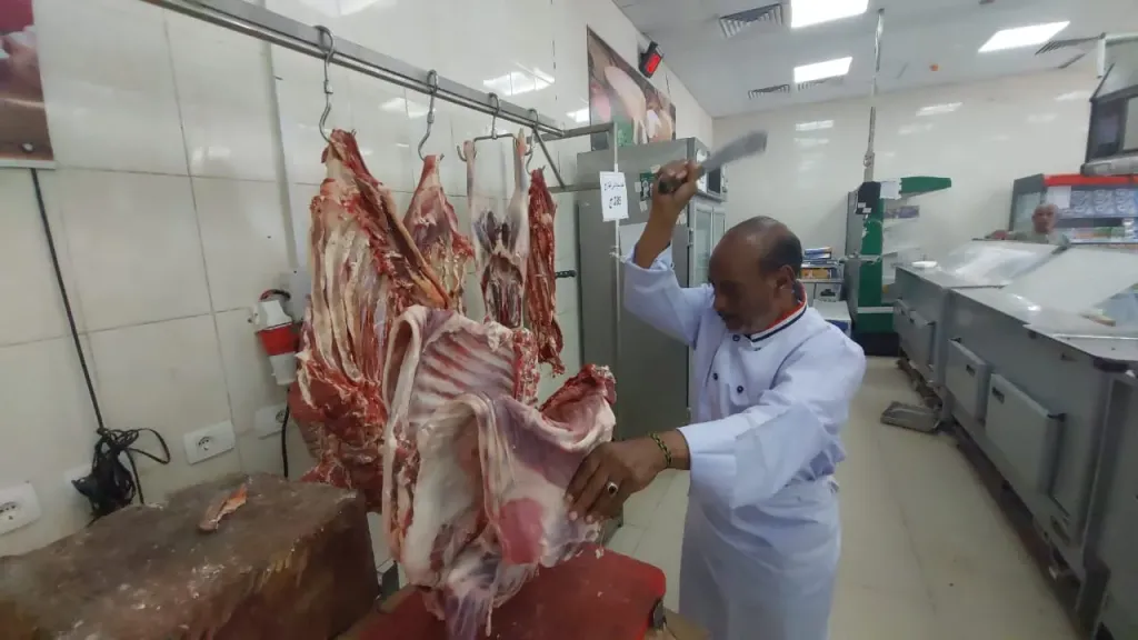 استعدادا لعيد الاضحى المبارك .. توفير كميات كبيرة من اللحوم السودانية والدواجن بالبحر الأحمر