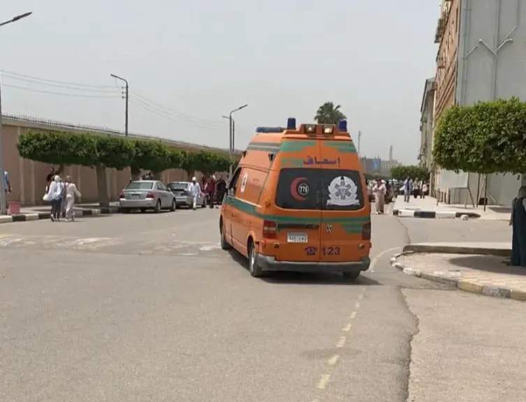 شاب يقتل صديقنه ويلقي جثته بالشارع بسفاجا بعد مشادة علي علبة سجائر والأمن يكشف الجريمة بعد ساعات