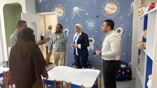 لجنة تعليمية لمعاينة مدرسة «جيمس...