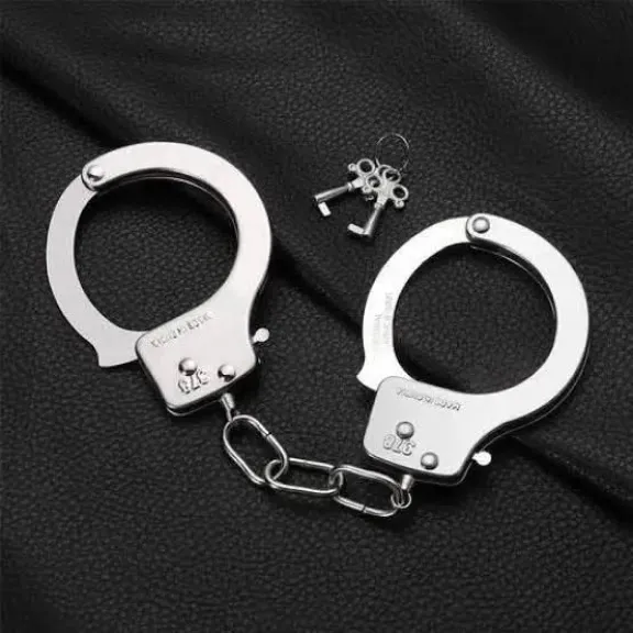 حبس مدير تعليم البحر الأحمر في واقعة ضبطه متلبسًا بطلب رشوة مالية من أحد أصحاب المدارس الخاصة بالغردقة