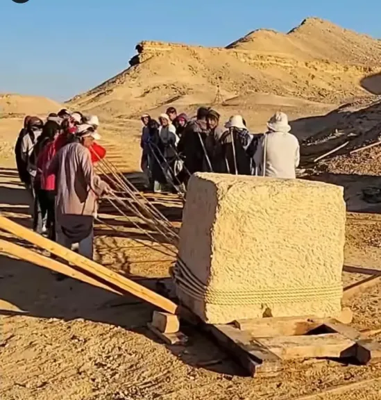 البعثة الفرنسية بوادي الجرف تنفذ تجربة اثرية لتقطيع ونقل الكتل الجيرية بأقدم ميناء فرعوني علي البحر الاحمر