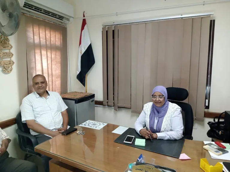 مدير تعليم البحر الأحمر .. تعليمات مشددة لرؤساء اللجان لضمان الإنضباط وسير امتحانات الثانوية العامة دون أي عوائق