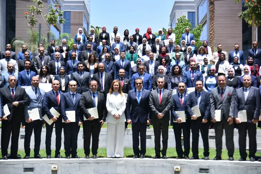 وزير الصحة والسكان يشهد حفل ختام البرنامج التدريبي لتأهيل القيادات بوزارة الصحة بالأكاديمية الوطنية للتدريب