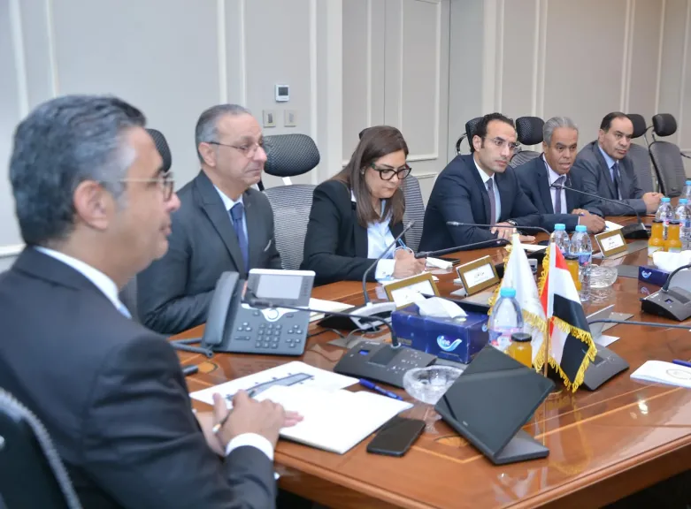 وزير التموين يعقد اجتماعًا مع رئيس الشعبة العامة للمخابز لمتابعة انتظام عمل منظومة الخبز البلدي المدعم