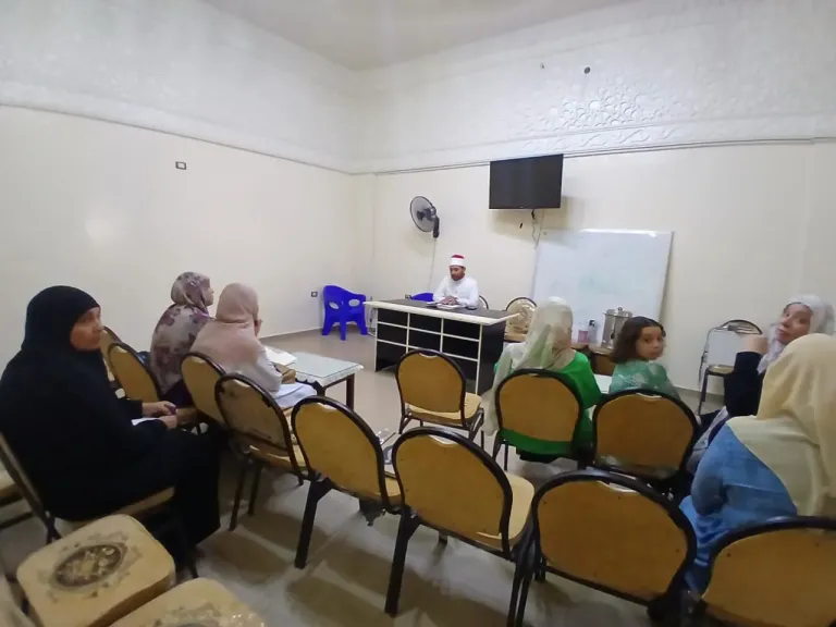 مسجد الميناء الكبير بالغردقة يواصل دروس فقه المرأة