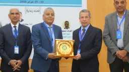الجامعات والمدارس