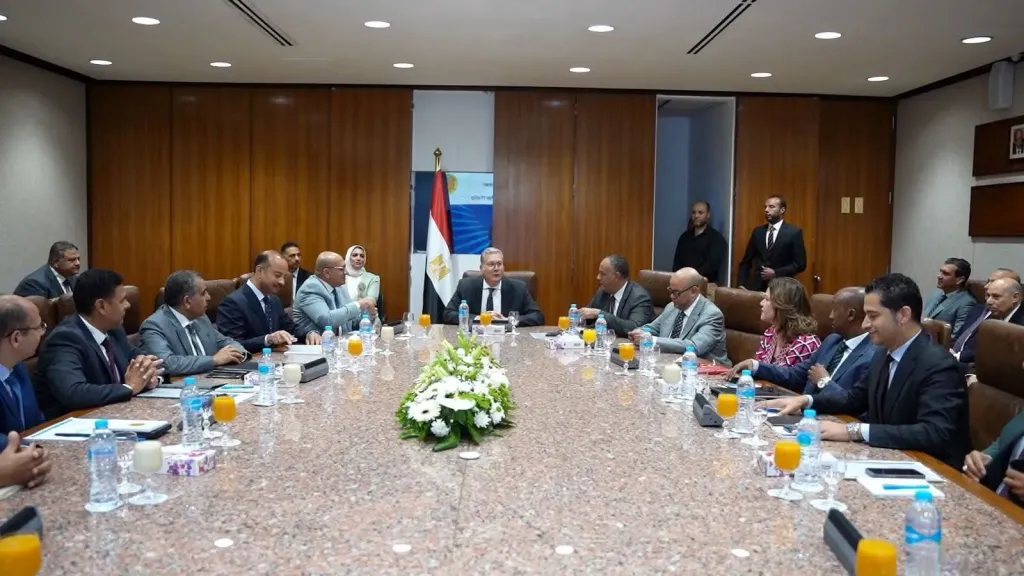 وزير البترول والثروة المعدنية يبحث مع قيادات وكوادر "جابكو" جهود وتحديات زيادة الإنتاج من خليج السويس