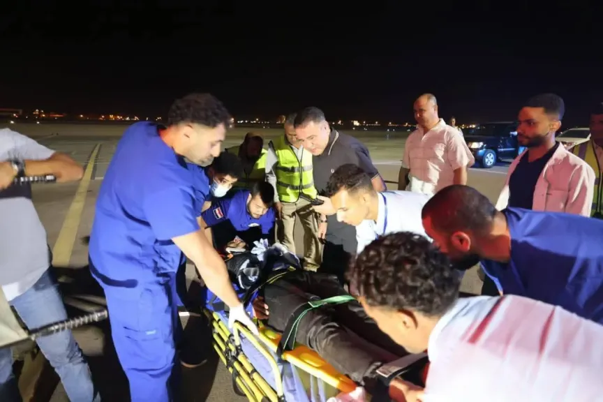 عمليات بحث مكثفة ومسح بحري واسع للعثور على 4 مفقودين في حادث غرق حفار البترول بجبل الزيت