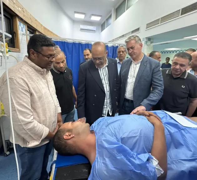 استمرار حجز 8 مصابين ناجين من حادث غرق حفار حبل الزيت لتلقي العلاج