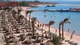 السياحة والفنادق